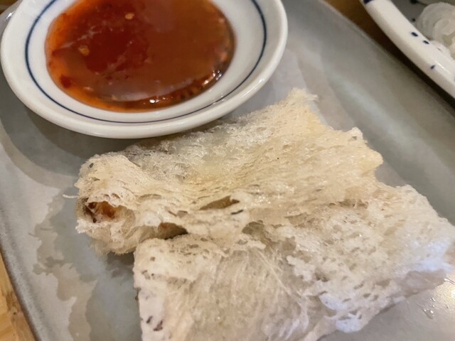 이 지역에서 진짜 베트남 요리를 맛볐어요. 밥 요리도 추천합니다.
