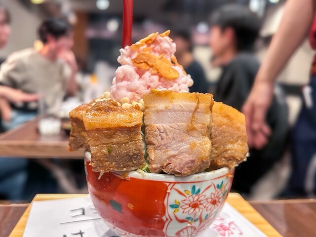 차지로몬잔에서 우승을 차지했습니다.