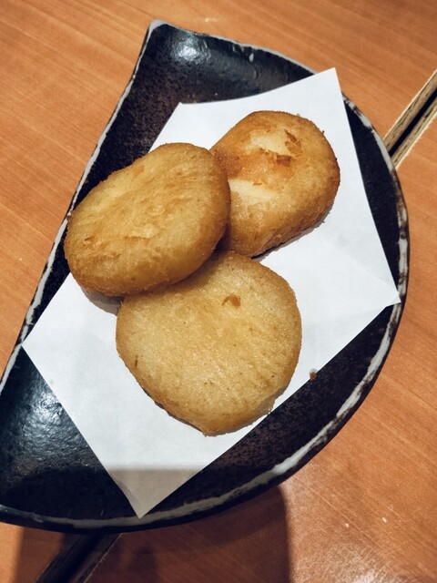 밤에 우연히 모두 역에 모였어요.