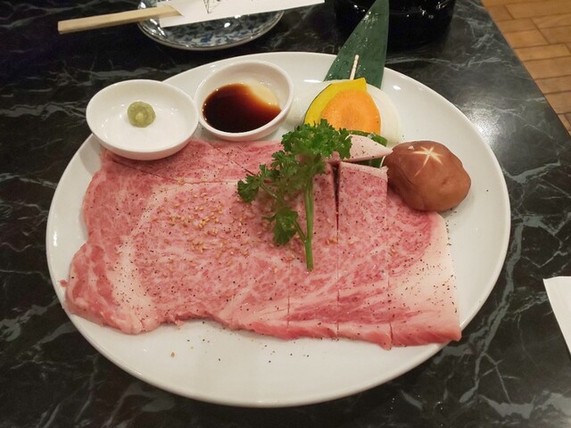 육질이 균일하고 결점이 전혀 없습니다! 간판에 적힌 메뉴에 힘을 얻습니다(´,,•ω•,,`)