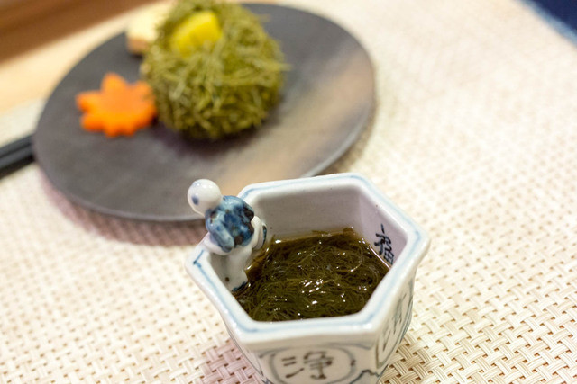 친절하고 친근한 주인장이 제공하는 맛있는 음식들과 훌륭한 술