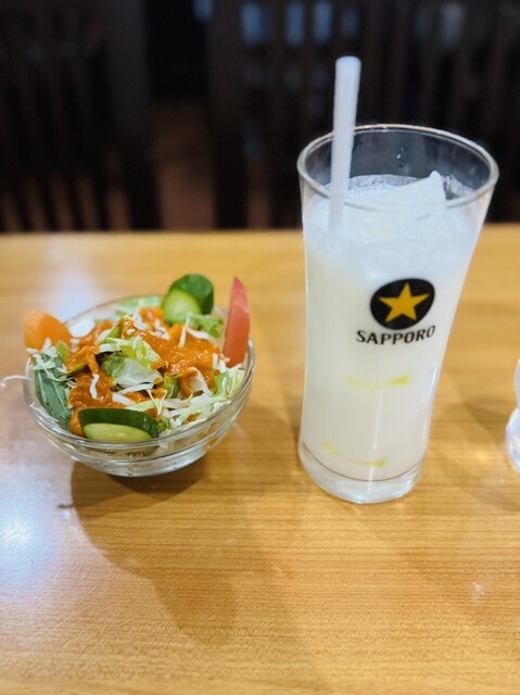 역 근처에 있어서 본격적인 인도 카레를 맛볼 수 있는 좋은 가게