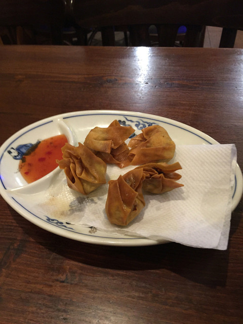 중국식 죽이 일품인 가게입니다. 파라파라チャーハン도 맛있어요.