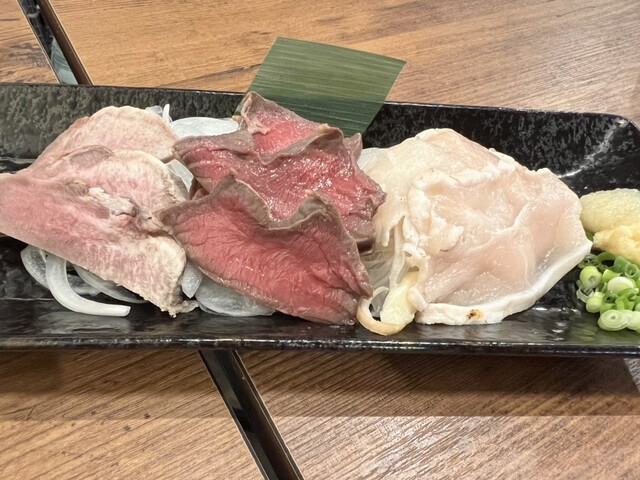 이곳은 5시부터 만석이 되는군요! 다양한 메뉴가 모두 맛있습니다!