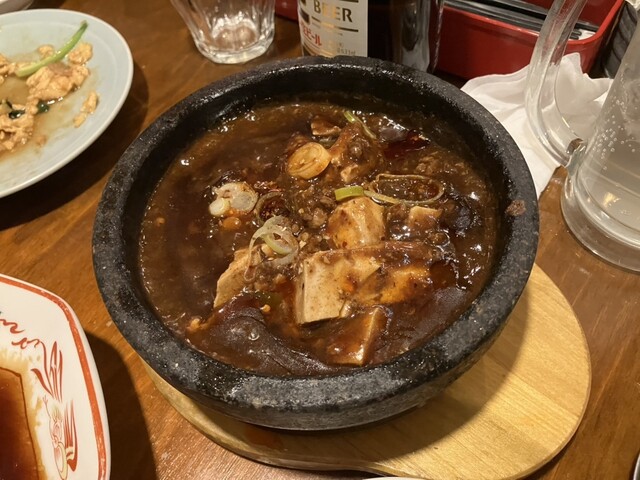 今回は、飲み放題付きのコース料理を楽しみました。とても美味しかったです！評価は着実に向上しています。
