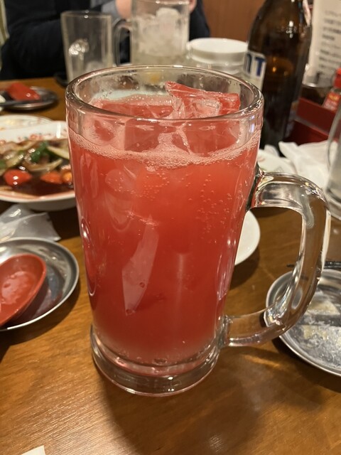 今回は、飲み放題付きのコース料理を楽しみました。とても美味しかったです！評価は着実に向上しています。