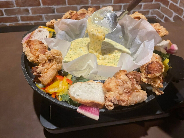 개인실을 연결하여 축하회를 열었습니다. "치즈LABO エスタ富山店"