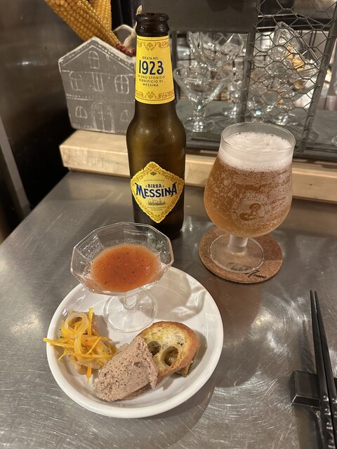 The counter-solo performance isn’t particularly enjoyable, but the aged meat is delicious, and their subtle attentiveness is also a plus! (^ω^)