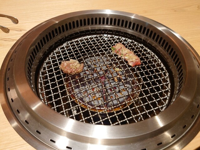 A barbecue restaurant that originated in Tokyo and overseas, known for its green salt sauce, has opened in Kanazawa. You can enjoy Nodo beef here.