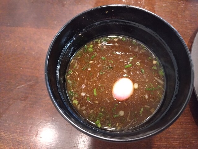 A Yakitoria restaurant in Kanazawa has opened a shop selling cooked rice nearby Hidaka Chaya Street.