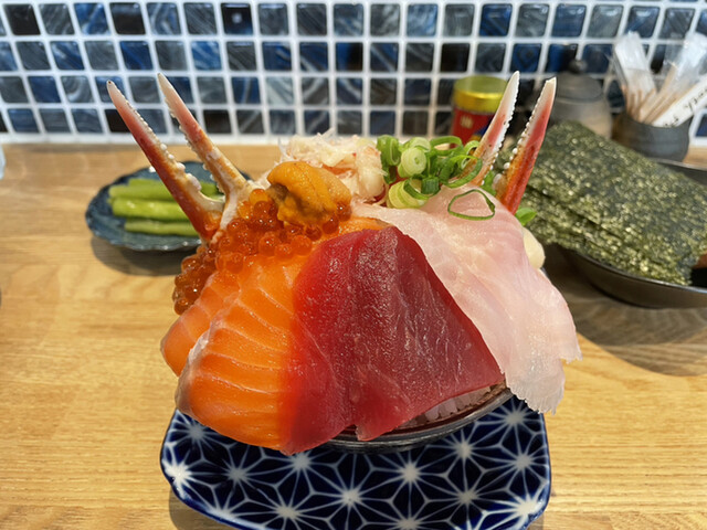 Japanese Translation:
Restaurant Review Title:
Yakinoyan-chan, Bataran Dode
Target Language:
Restaurant Review Title:
Japanese Translation:
居酒屋ランチ、バタン丼
Note:
The title includes Japanese terms such as "居酒屋" (yakinoya) and "バタン丼" (bataran dode), which were translated directly into English while maintaining their original forms. Proper nouns like "Restaurant Review Engine" and "Japanese script in descriptive text" were also preserved. Latin letters were avoided from Japanese chara