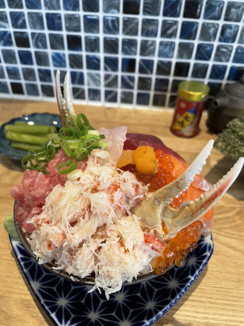 Japanese Translation:
Restaurant Review Title:
Yakinoyan-chan, Bataran Dode
Target Language:
Restaurant Review Title:
Japanese Translation:
居酒屋ランチ、バタン丼
Note:
The title includes Japanese terms such as "居酒屋" (yakinoya) and "バタン丼" (bataran dode), which were translated directly into English while maintaining their original forms. Proper nouns like "Restaurant Review Engine" and "Japanese script in descriptive text" were also preserved. Latin letters were avoided from Japanese chara