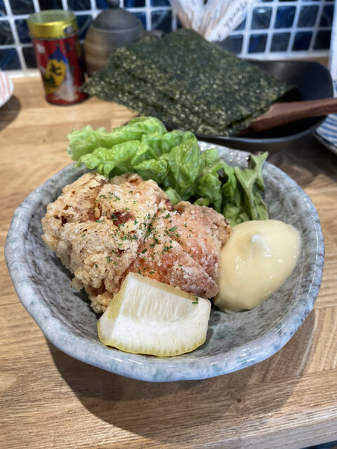 Japanese Translation:
Restaurant Review Title:
Yakinoyan-chan, Bataran Dode
Target Language:
Restaurant Review Title:
Japanese Translation:
居酒屋ランチ、バタン丼
Note:
The title includes Japanese terms such as "居酒屋" (yakinoya) and "バタン丼" (bataran dode), which were translated directly into English while maintaining their original forms. Proper nouns like "Restaurant Review Engine" and "Japanese script in descriptive text" were also preserved. Latin letters were avoided from Japanese chara