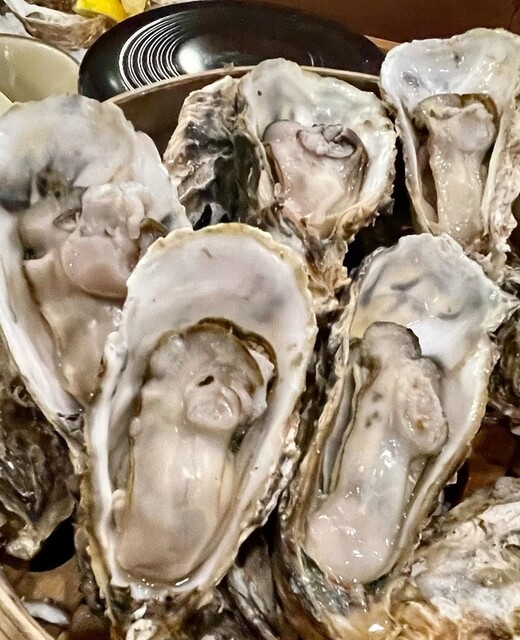 牡蠣食べ放題コースを飲み放題付きで楽しみました！