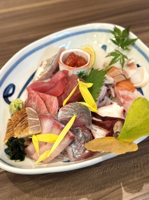 일본식 요리를 연상시키는, 섬세한 맛이 특징인 술집.