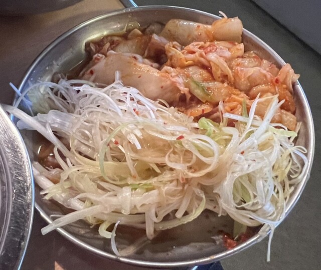 레어조차도 먹을 수 있을 정도로 신선한 램고기의 무제한 식사♪ 제공 속도는 정말 빠르네♪
