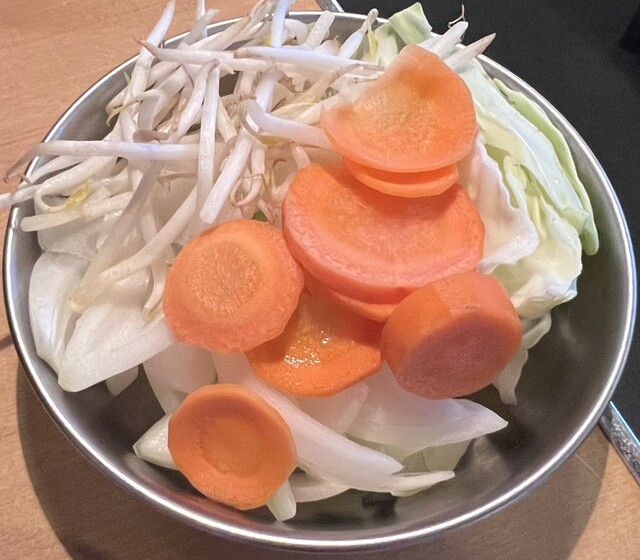 레어조차도 먹을 수 있을 정도로 신선한 램고기의 무제한 식사♪ 제공 속도는 정말 빠르네♪