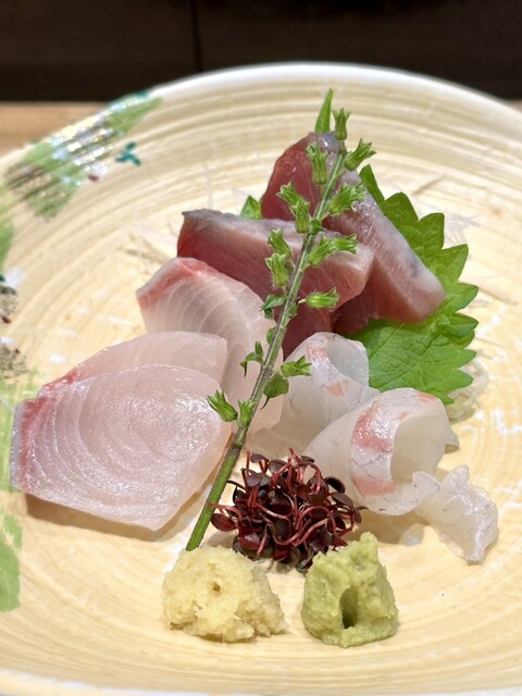 A Nagoya-style teahouse where you can enjoy food easily.