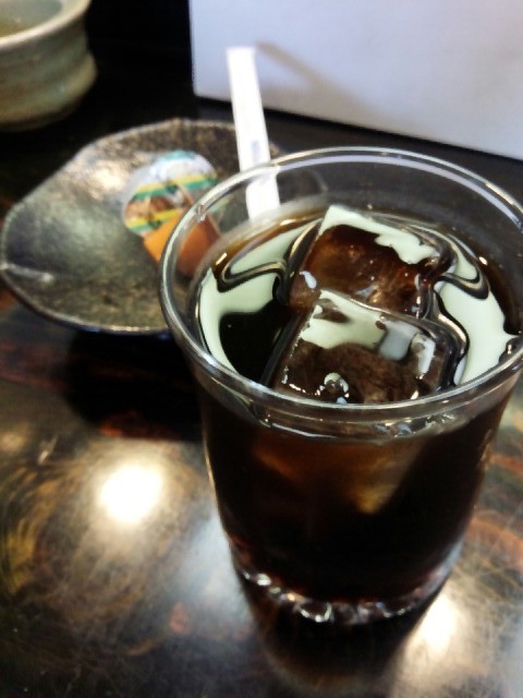 ランチのちりしみ料理、濃厚なトッピング付き