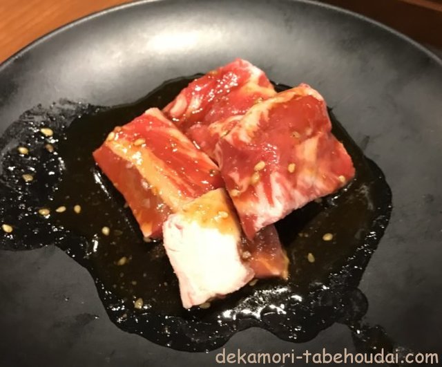 豪華で繁盛する焼肉チェーンが、急速に店舗数を拡大している