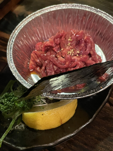 합리적인 가격에 맛있는 구이집입니다‼︎ 희귀 부위, 간, 소의 힘줄 요리가 맛있습니다‼︎