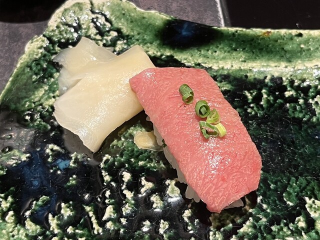 豪華なヒダ牛のランチで、至福のひとときを！