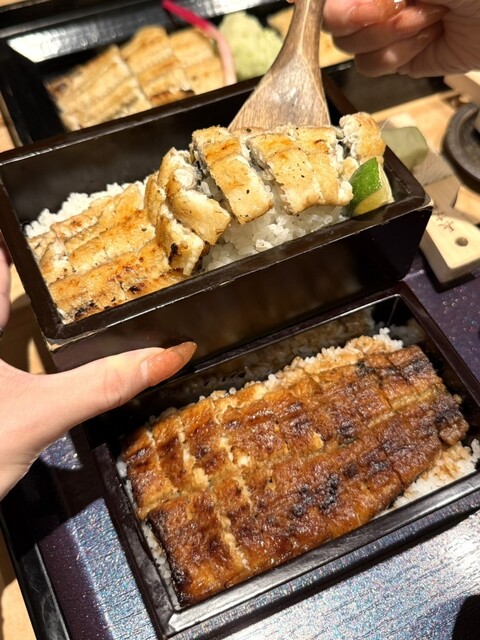 맛있는 육수를 곁들인 백차키에, 와사비 오도시의 오리지널 메뉴가 추천됩니다.