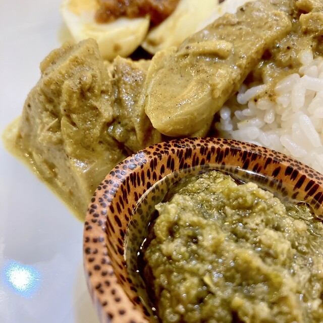 本物で家庭的な雰囲気の素晴らしいインドネシア料理レストランです。