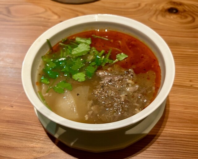 세련되고 맛있는 이국적인 주점