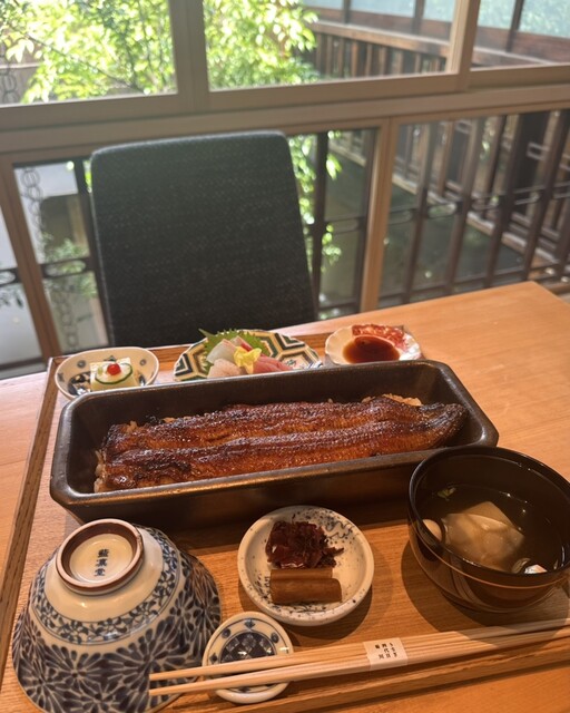 Enjoy a famous one-kami eel!