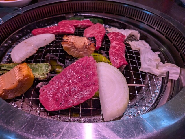 【재방문】직접 해산물을 구워 먹는 것이 맛있어요, 흑모 소고기 상홍살 라이스 소개☆