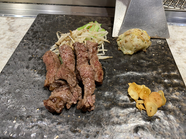 왠지 스파이더맨의 고베 소고기 할라미 스테이크가 너무 맛있었어요☆