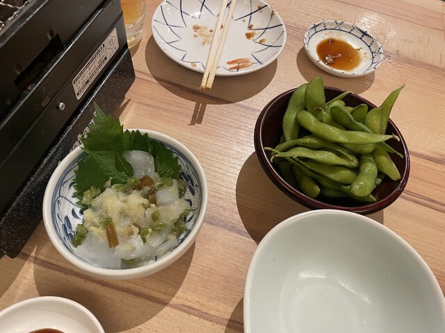 難波的一家大型海鮮居酒屋