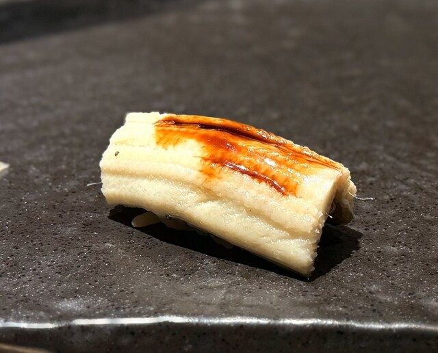 도시의 소음에서 벗어나 맛있는 스시를 즐기세요♪