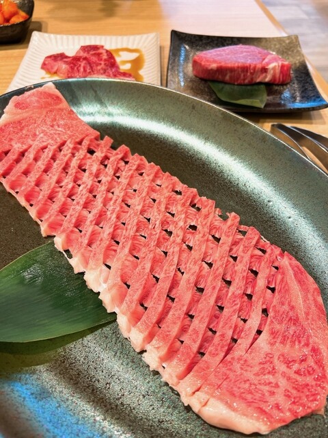 아름다운 엮은 자리의 스테이크는 부드럽고 신선해요♡
