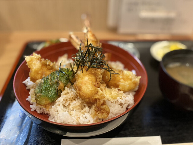 이 레스토랑의 카레는 정말 맛있다.