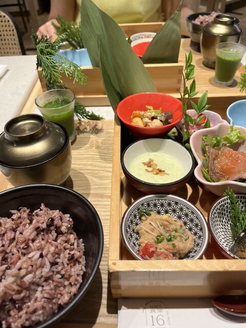 오본 식당 16: 다채로운 색상의 라이스와 맛있는 수양캔에 큰 만족!