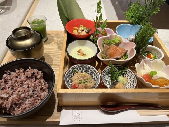 오본 식당 16: 다채로운 색상의 라이스와 맛있는 수양캔에 큰 만족!