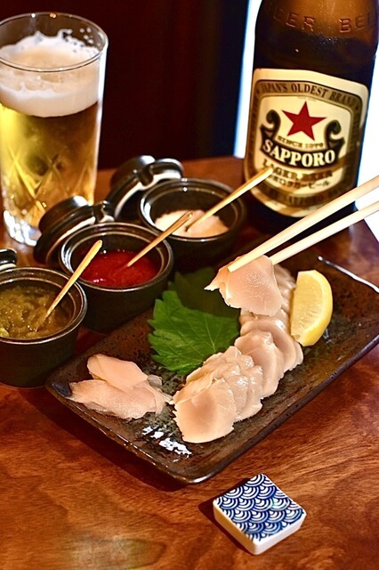 もはや焼鳥ではありません。今のトレンドは「照焼き」です‼️このボリュームたっぷりのメニューが持つ、驚くほどの柔らかな味わいを体験してみてください…⁉️