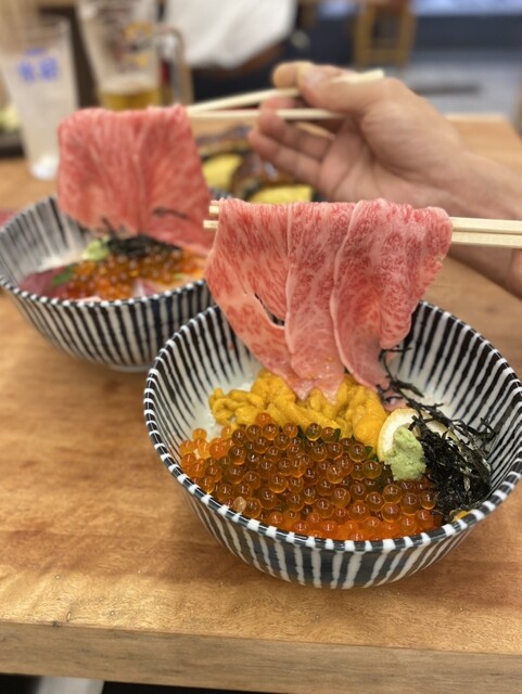 두 조각으로 겹쳐진 회는 꼭 봐야 할 제품입니다!