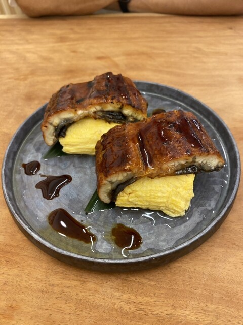 두 조각으로 겹쳐진 회는 꼭 봐야 할 제품입니다!