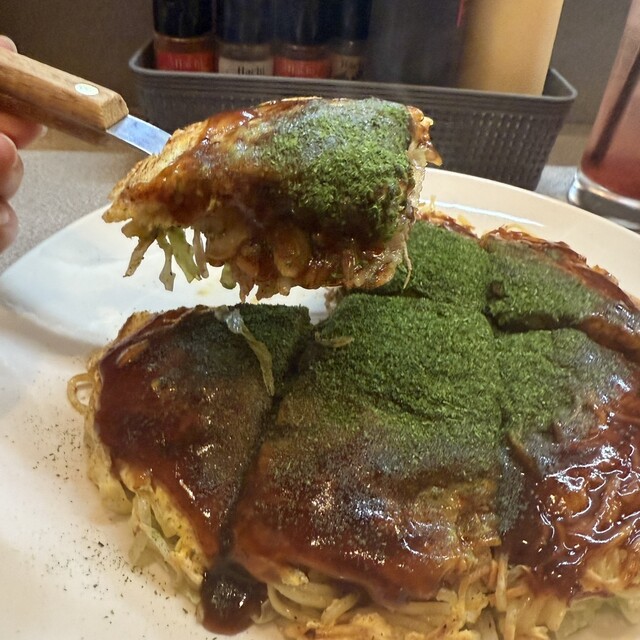 철판 앞에서, 동오사카의 밤이 조금 더 즐거워진다.