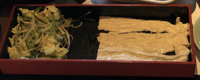 이곳은 경시의 모임 장소로 사용하기에 적합한 위치입니다. 개인실도 완비되어 있어 프라이버시를 확보할 수 있습니다.
