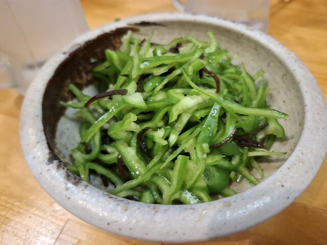 当店のスタッフは1名のみが勤務中です。