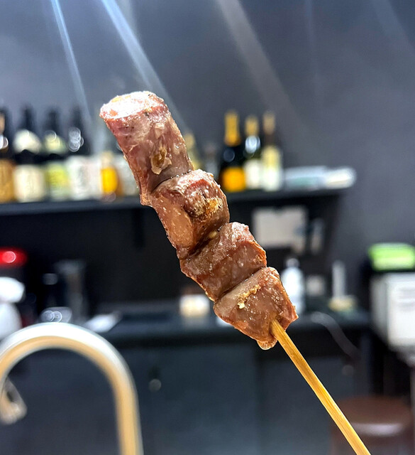 양뿐과 꼬치카츠가 번갈아 나오는 꼬치 코스