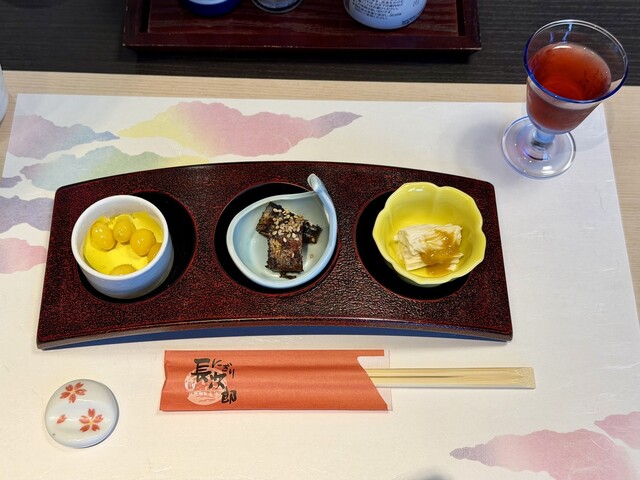 The perfect time for sushi at "Kiyir Nagijiro" in Okuji Store – experiencing the beauty of nature and the seasons.