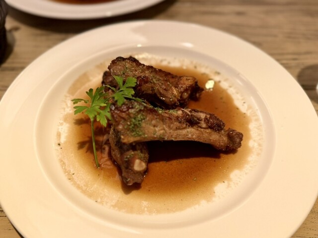 Only on weekends and holidays – limited lunch menu
