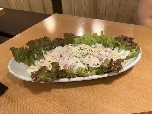 美味しくて手頃な価格の店舗で、常に多くの客で賑わっています。