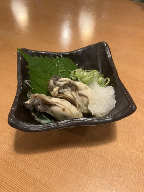 美味しくて手頃な価格の店舗で、常に多くの客で賑わっています。