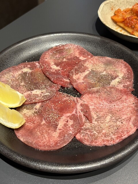 아름다운 내부에서 딱 적당한 구이요리♩
